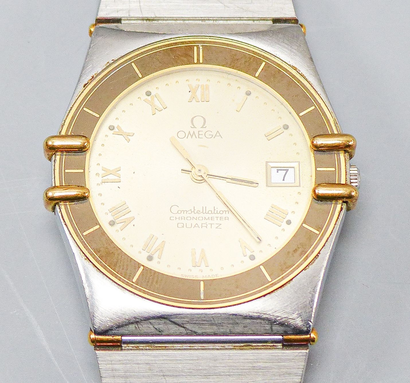 A gentleman's stainless steel Omega Constellation quartz wrist watch, case diameter 34mm, no box or papers.